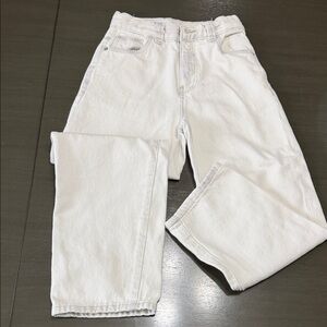 Zara kids relaxed fit,  White Jeans with gray wash accent. Size 7-8
